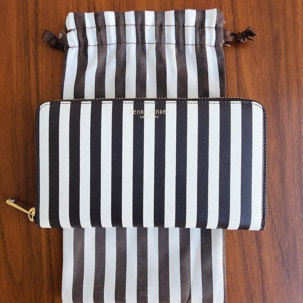 🔴SOLD🔴NWOT Henri Bendel Centennial Stripe Zip Around Wallet with Dustbag